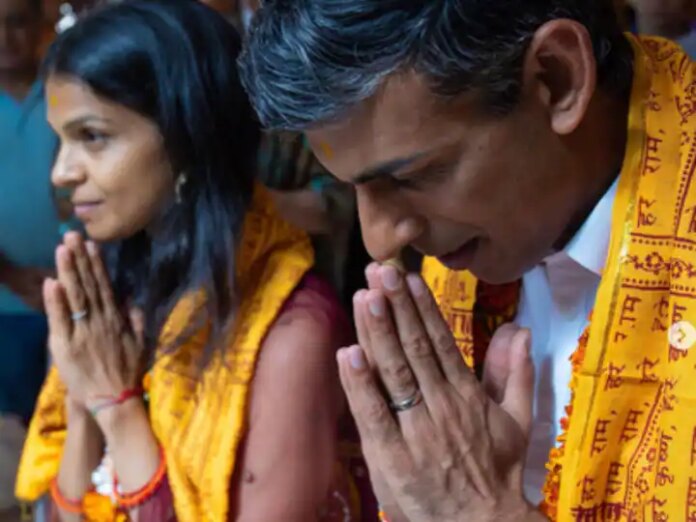 UK PM Candidate Rishi Sunak Reached Temple With Wife Akshata On Janmashtami
