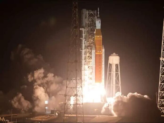 NASA Orion Spacecraft Successfully Enters Moons Orbit Will Make News Record...
