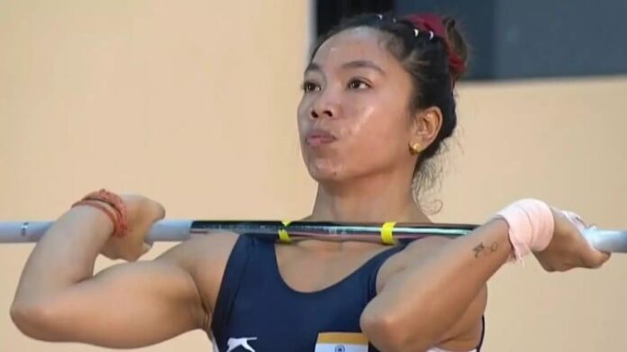 World Championships: Mirabai Chanu won silver medal, despite wrist injury, 200...
