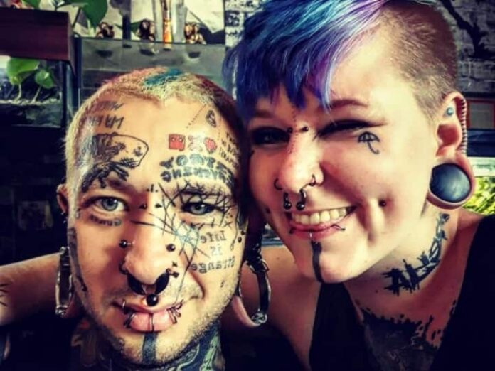 Tattoos: This couple has tattooed more than 360 tattoos in the body, in 54 places...
