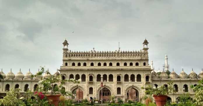  Are you planning to go to Lucknow?  Must try 6 things, otherwise incomplete...
