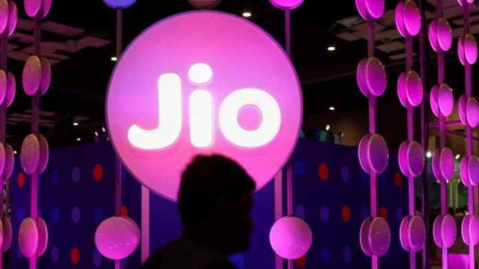 Jio Installs 1 Lakh Towers to Expedite 5G Rollout in India, Department of Telecom Data Shows