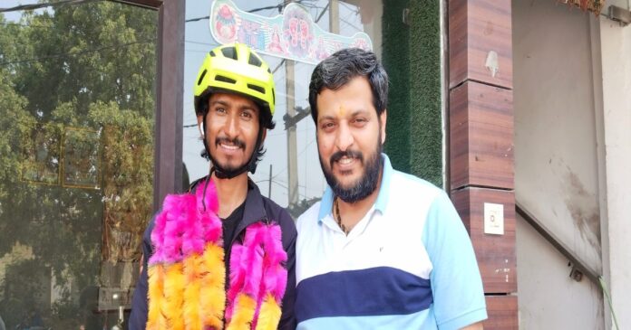 Aditya left for Singapore on a bicycle with the message of saving the environment, till now...

