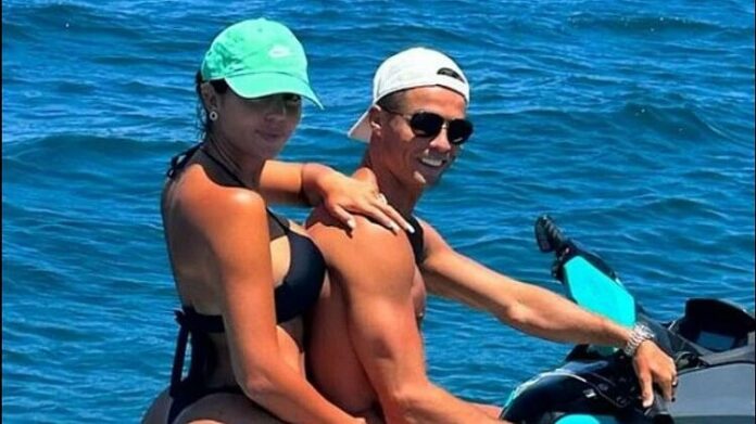 Cristiano Ronaldo is spending holidays with girlfriend, see hot pictures
