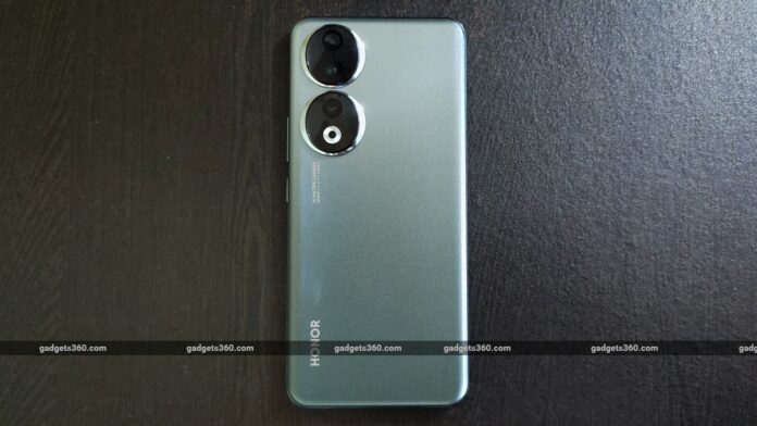 Honor 90 5G First Impression in Hindi : डिसेंट लुक और दमदार स्‍पेसिफ‍िकेशंस के साथ ‘नई शुरुआत’!