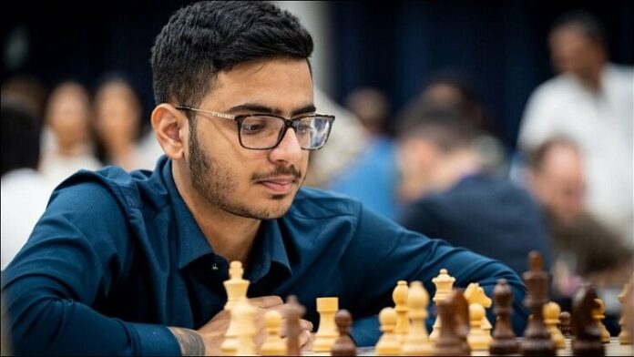 Chess Champion: 17 साल के रौनक बने शतरंज अंडर-20 के विश्व चैंपियन, पीएम मोदी...